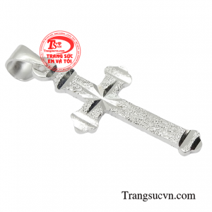 Chiếc thánh giá như món phụ kiện trang sức giúp người dùng trở nên cá tính và nổi bật hơn. 