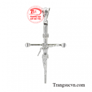 Thánh giá vàng trắng thời trang với những đường nét rất đơn giản, nhưng ý nghĩa của nó mang lại là cực kì to lớn.