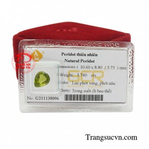 Peridot là viên đá được nhiều người ưa chuộng sử dụng làm trang sức luôn đeo bên người