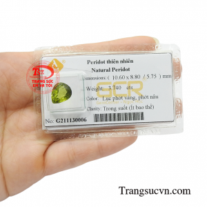 Peridot là viên đá đem lại cảm giác an toàn, xua đi nỗi sợ hãi, là lá bùa trừ xui xẻo, mang lại bình an và may mắn