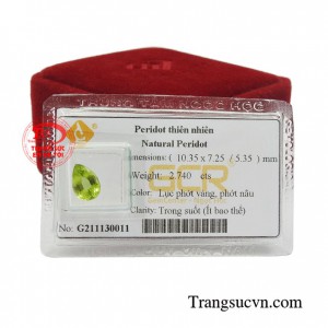 Peridot thường được gắn lên trang sức vàng hoặc bạc đeo thời trang và phong thủy.