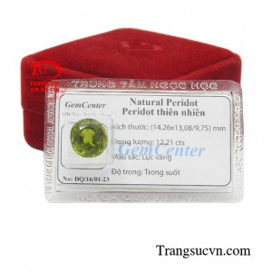 Peridot chứa nguồn năng lượng dồi dào, mang lại bình an, may mắn và tài lộc cho người đeo