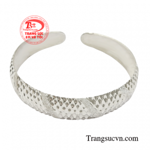 Thiết kế đơn giản, trang nhã tạo nên chiếc vòng tay tinh tế hợp thời trang.