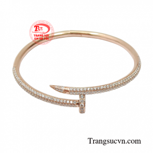 Vòng tay vàng từ lâu đã là món trang sức được phái đẹp yêu thích lựa chọn đeo bên mình
