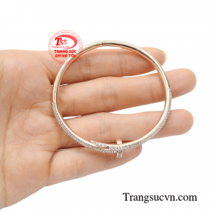 Vòng tay vàng hồng cá tính thời trang