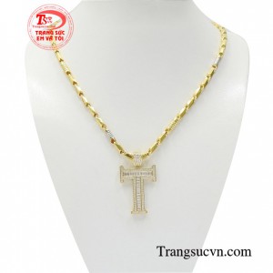 Bộ dây chuyền chữ T cá tính kết hợp độc đáo giữa dây chuyền vàng sang trọng và mặt dây chữ T tinh tế