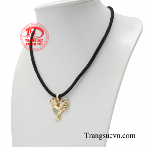 Bộ dây được chế tác vàng 14k chất lượng cao đem lại cảm giác giác trọng.