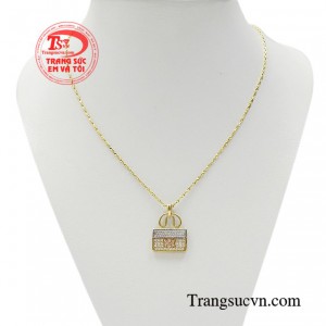 Bộ dây chuyền vàng thiết kế mang kiểu  dáng hiện đại thời trang và phong cách. 
