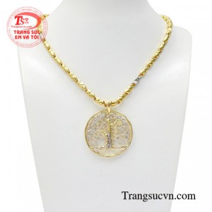 Bộ mặt dây nam phú quý mang lại cho phái mạnh sự lịch lãm và cá tính.