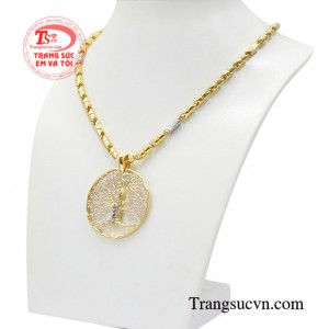 Khi diện bộ trang sức này sẽ giúp nam giới toát lên phong các thời trang riêng biệt gây được ấn tượng mạnh với người đối diện.