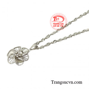 Bộ mặt dây nữ tinh tế đảm bảo chất lượng.