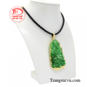 Bộ sản phẩm này vừa mang đến vẻ hợp thời trang, cá tính, vừa đem lại may mắn về phong thủy cho người đeo.