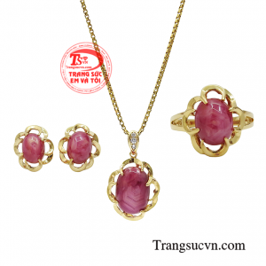 Bộ ruby sao may mắn tài lộc có ý nghĩa mang lại nhiều điều may mắn trong cuộc sống. 