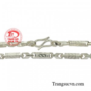 Ngoài việc giúp bạn cải thiện về diện mạo thì dây chuyền bạc có thể cản gió, tránh được các bệnh cảm do ảnh hưởng xấu từ môi trường xung quanh.