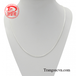 Dây chuyền bạc nữ phong cách đơn giản đem lại cái nhìn tinh tế đến cho người sử dụng. 