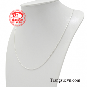 Với chất liệu bạc 925 giúp bạn tránh khỏi được những tác động xấu từ môi trường xung quanh.