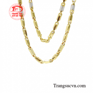 Dây chuyền nam vàng tây là món quà tặng tuyệt với cho người bạn yêu thương