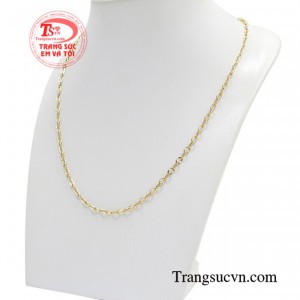 Chiếc dây chuyền giúp người dùng trông thu hút và nổi bật hơn bao giờ hết.