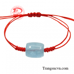 Dây tết aquamarine may mắn là sản phẩm được chế tác từ đá Aquamarine thiên nhiên, đẹp mắt.