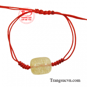 Thạch anh tóc vàng là biểu tượng của sự giàu có và thịnh vượng, đem lại nhiều năng lượng tích cực đến cho người sở hữu.