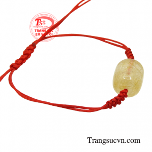 Sản phẩm đeo hợp phong thủy, dễ dàng kết hợp cùng nhiều kiểu trang phục khác nhau giúp người dùng thu thút hơn.