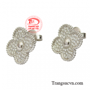 Hoa tai đá kim cương thiên nhiên cao cấp sự lựa chọn hoàn hảo dành cho quý cô hiện đại.