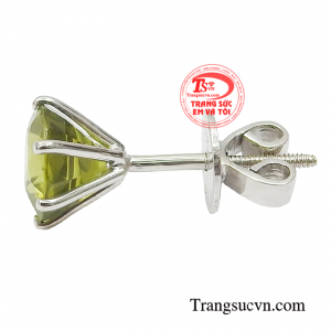  Peridot là viên đá có màu sắc tuyệt đẹp được mệnh danh là giọt nước mắt của nữ thần.