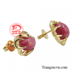 Trang sức ruby được nhiều người ưa chuộng không chỉ bởi màu sắc đẹp, sang trọng mà còn có giá trị về mặt phong thủy mà nó mang lại. 