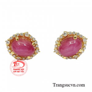 Đây cũng là viên đá biể tượng của kỉ niệm 15 năm ngày cưới.