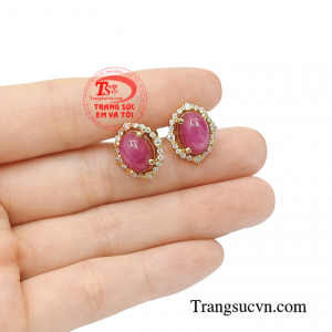Hoa tai ruby sao may mắn đảm bảo chất lượng.