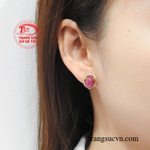 Hoa tai ruby sao may mắn