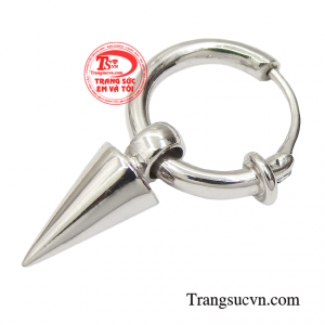 Chiếc hoa tai được chế tác trên nền chất liệu vàng 10k mang đến độ bền cao đến cho sản phẩm. 