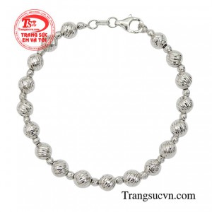 Xứ sở Italy là thiên đường của những món trang sức cao cấp với độ tinh xảo đến tuyệt vời. 