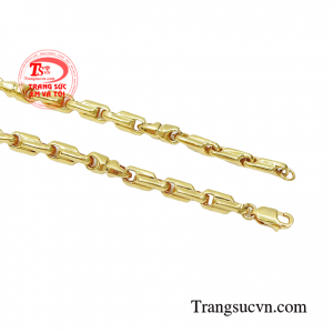 Mỗi chiếc lắc tay đều mang một phong cách riêng giúp phái mạnh tự tin thể hiện cá tính