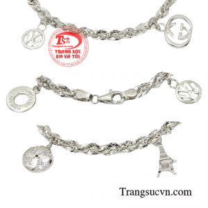 Khi diện sản phẩm này sẽ giúp bạn thanh lịch hơn trong mắt người đối diện.