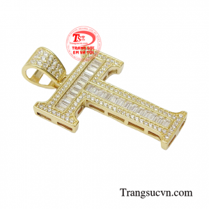 Chiếc mặt dây phù hợp cho các anh chàng theo phong cách cá tính và thời trang