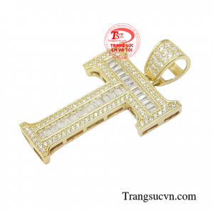 Sản phẩm này khi kết hợp cùng dây chuyền vàng chất lượng mang đến vẻ thời thượng và giúp phái mạnh tạo dấu ấn riêng