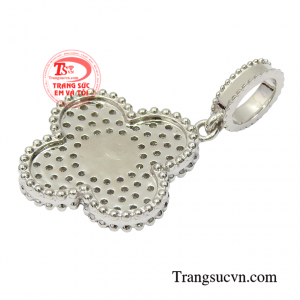 Mặt dây chuyền vàng cao cấp kim cương thiên nhiên nhận đặt chế tác.