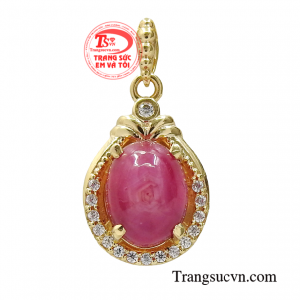 Mặt dây ruby sao thời thượng được biết đến với tên gọi khác là đá hồng ngọc.