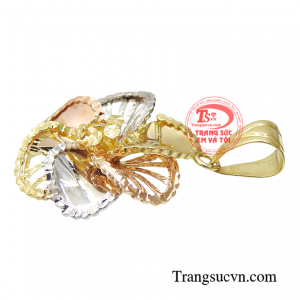 Chắc chắc chiếc mặt dây trái tim này sẽ giúp các cô gái có một diện mạo hoàn mỹ trong mắt người khác phái.