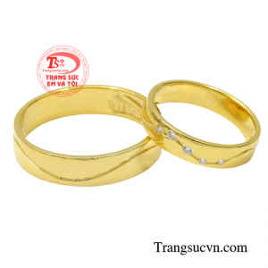 Nhẫn cưới vàng tây hẹn ước là sự khởi đầu cho những câu chuyện ngọt ngào chứa đựng bao tình cảm, tâm tư của những cặp đôi yêu nhau đã trải qua những thăng trầm cuộc sống.