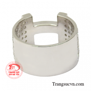 Nhẫn nam kim cương chữ H đảm bảo chất lượng.