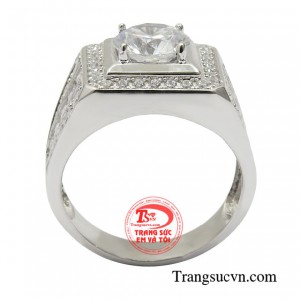 Thiết kế hiện đại trẻ trung của chiếc nhẫn chắc chắn sẽ không ít ánh mắt phải chú ý đến chúng.