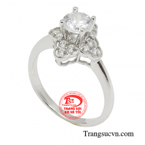Sản phẩm mang nét đẹp hiện đại giúp các chị em thêm phần cá tính, năng động nhưng cũng không kém phần phong cách và thời trang.