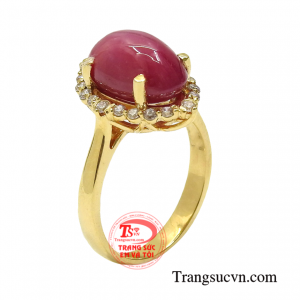 Nhẫn nữ ruby sao trang nhã là sự kết hợp tinh xảo giữa vàng 14k và đá Ruby sao thiên nhiên cao cấp.