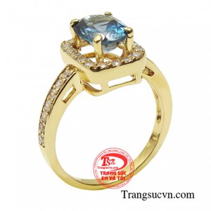 Nhẫn nữ topaz thủy chung là biểu tượng bất diệt của tình yêu vĩnh cửu.