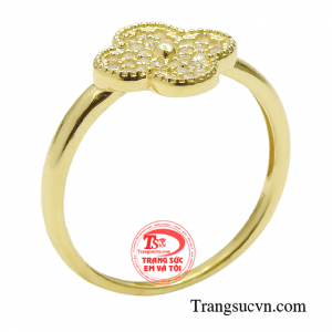 Nhẫn nữ vàng tài lộc được chế tác theo công nghệ hiện đại mang đến một sản phẩm hoàn mỹ.