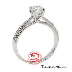 Nhẫn nữ yêu thương đong đầy mang vẻ đẹp thuần khiết trong trẻo.
