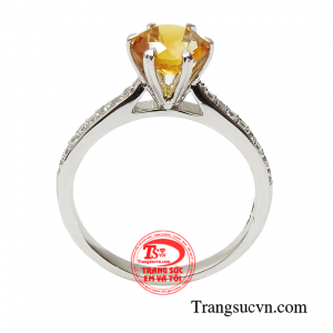 Thạch anh vàng có màu sắc rất cuốn hút và sang trọng, biểu hiện cho sự khao khát hạnh phúc, giàu có trong cuộc sống.