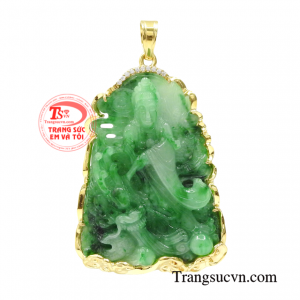 Phật Quan Âm cẩm thạch vàng tây 14k được chạm khắc tinh xảo, ấn tượng, sắc nét bởi những người thợ kim hoàn lành nghề.